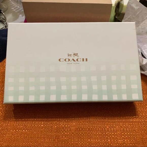 NWT Coach legacy print signature zippy wallet - Picture 6 of 7